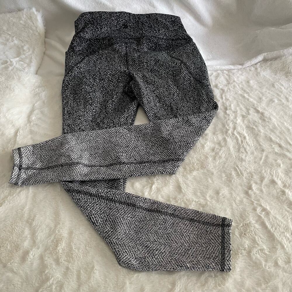 All in motion grey/white speckle Pattern Leggings size medium M